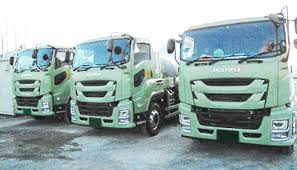 コンクリートミキサー車運転手